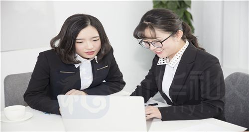 新华礼伊金融行业礼仪培训 (3).jpg